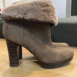 Ugg Dandylion Fold over Shearling High Heel Bootie Chestnut Tan Size 8